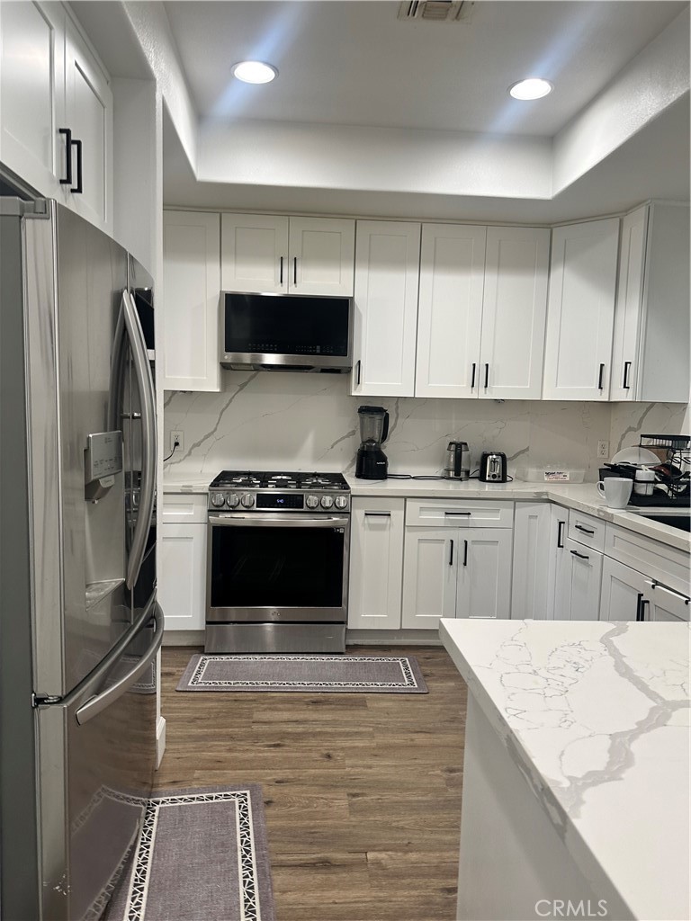 8341 Kelvin Property Photo 4