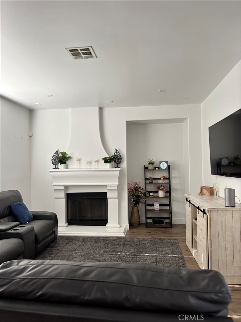 8341 Kelvin Property Photo 5