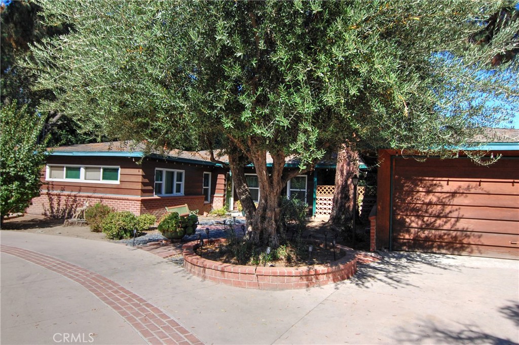 5314 Woodlake Property Photo 4