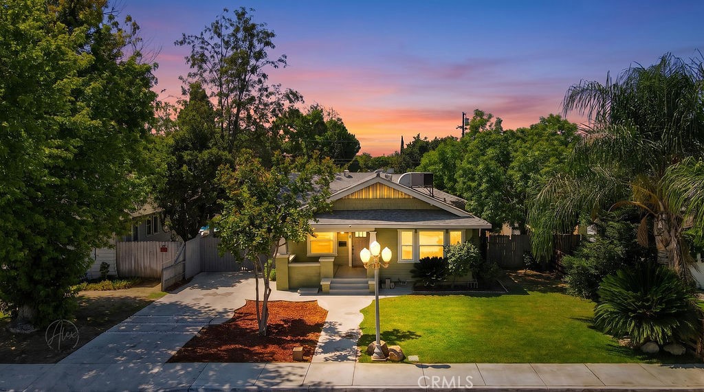1825 2nd Property Photo 1