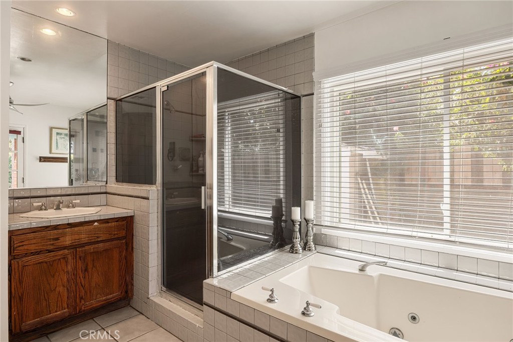 5841 Radford Avenue Property Photo 15