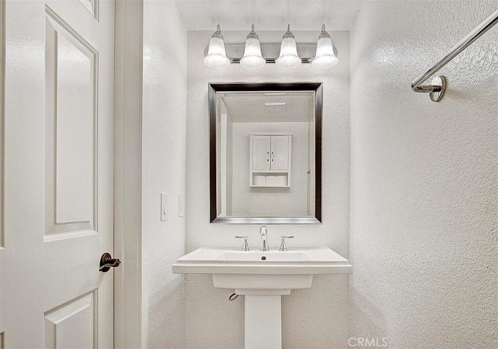 9144 Burnet Avenue 32 Property Photo 10