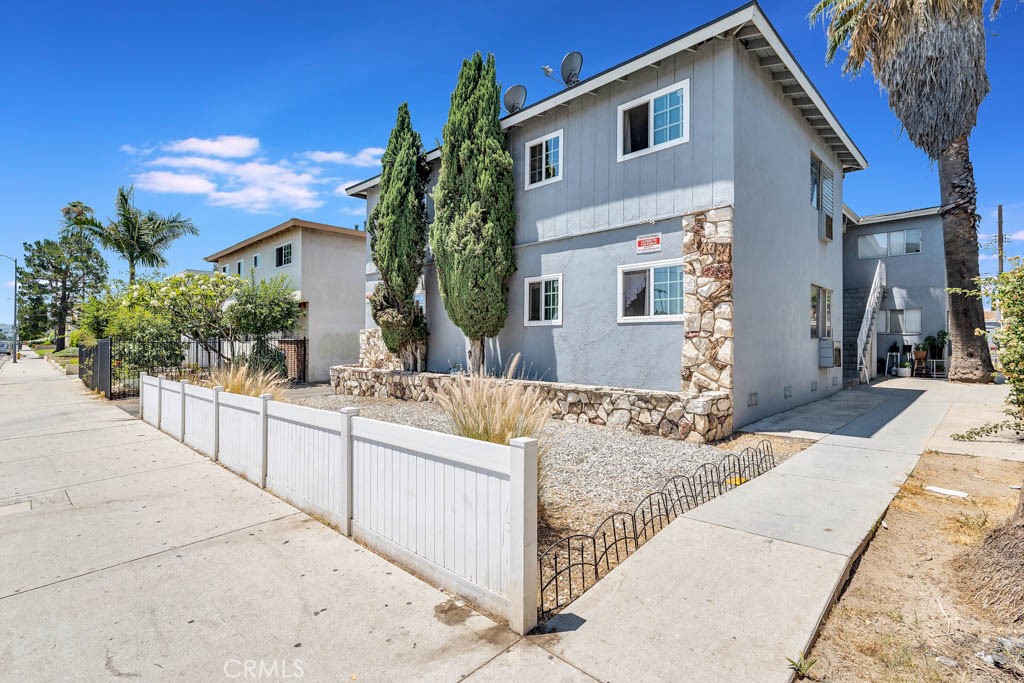6925 Whitsett Property Photo 1