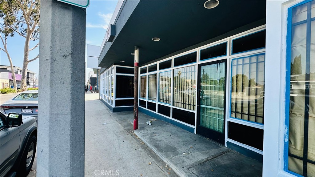5575 Atlantic Avenue Property Photo