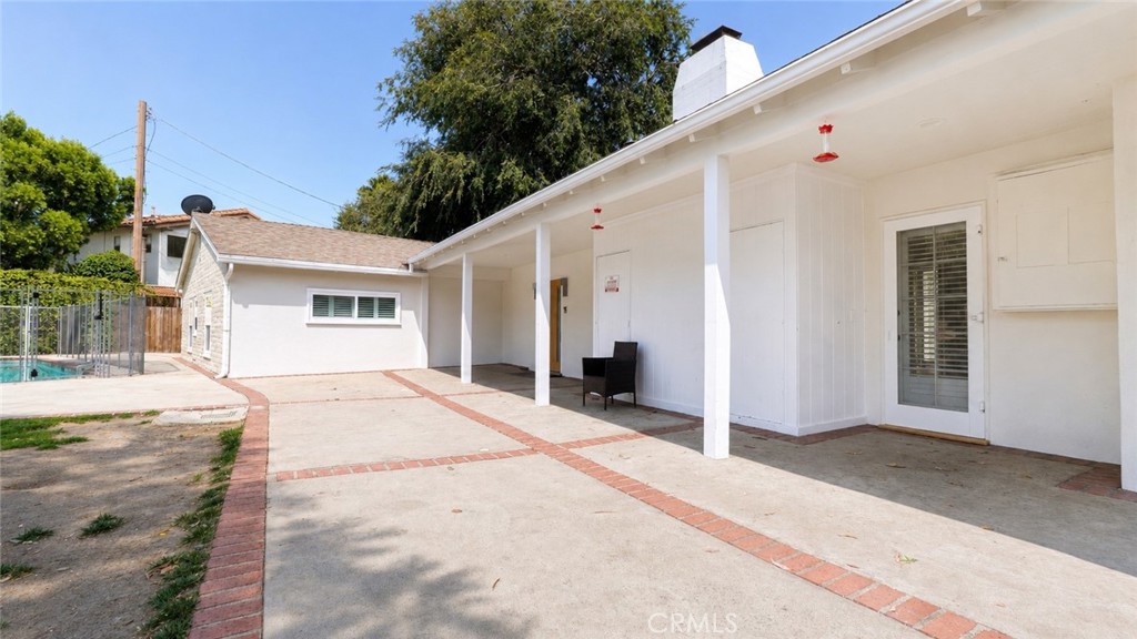 4711 Tyrone Property Photo 5