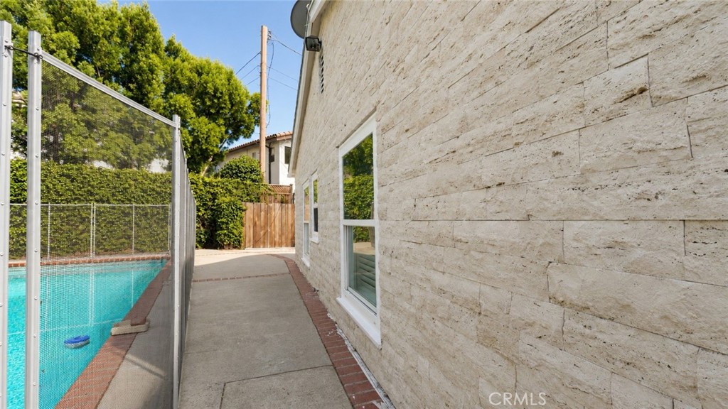 4711 Tyrone Property Photo 8