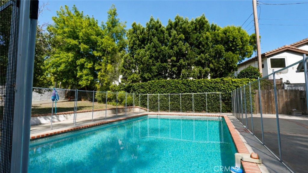 4711 Tyrone Property Photo 9