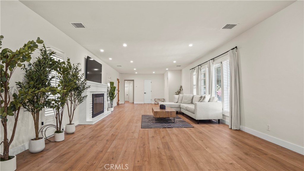 4711 Tyrone Property Photo 23