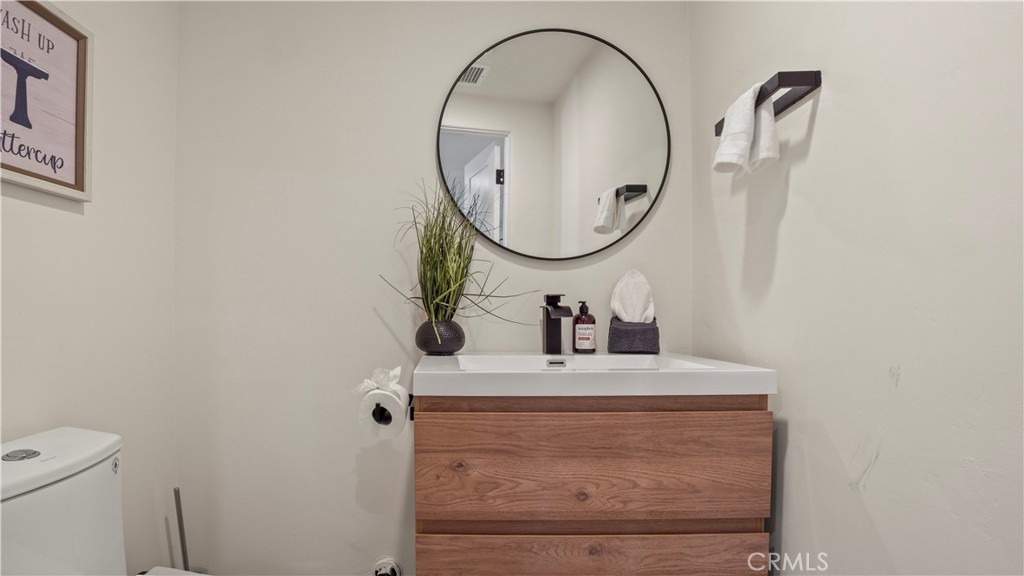 4711 Tyrone Property Photo 33