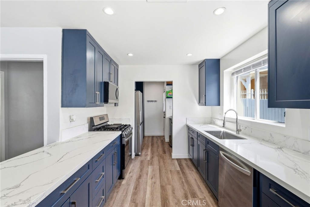 711 Stepney Street Property Photo 4