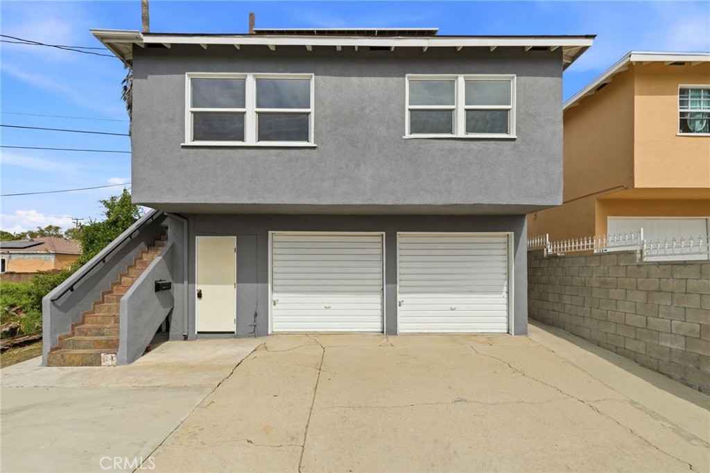 711 Stepney Street Property Photo 9