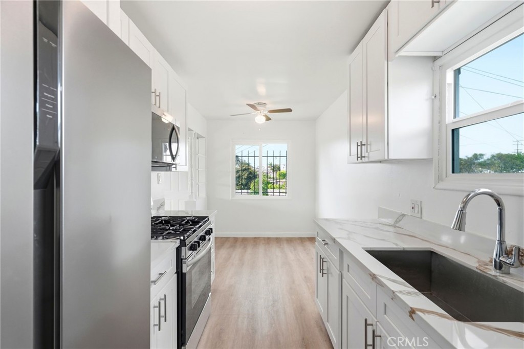 711 Stepney Street Property Photo 11