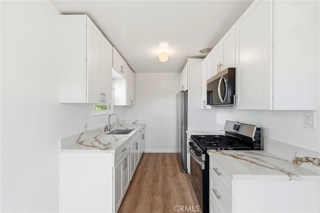 711 Stepney Street Property Photo 12