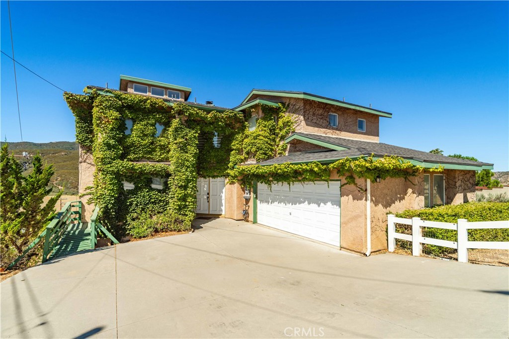 14738 Flintstone Drive Property Photo 1