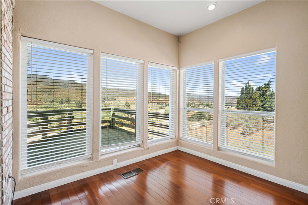 14738 Flintstone Drive Property Photo 7