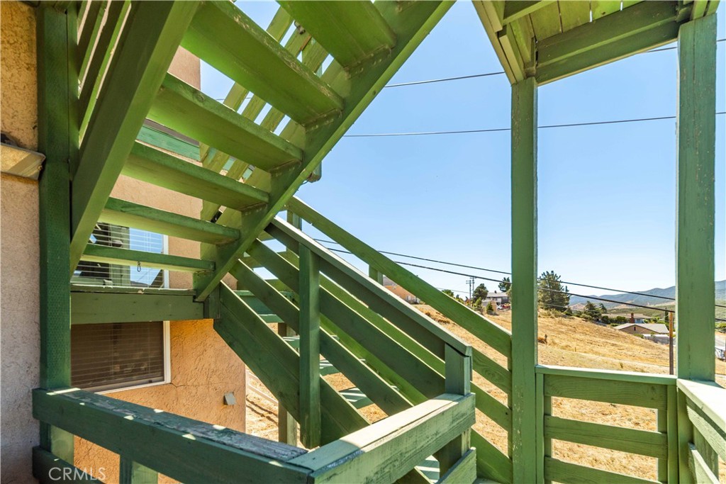 14738 Flintstone Drive Property Photo 12