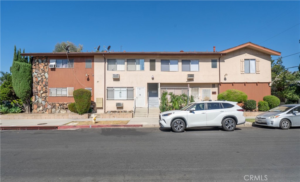 14205 Burbank Boulevard Property Photo 2