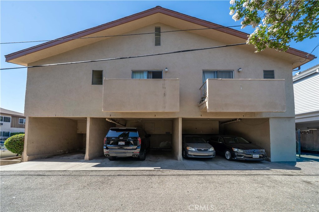 14205 Burbank Boulevard Property Photo 7