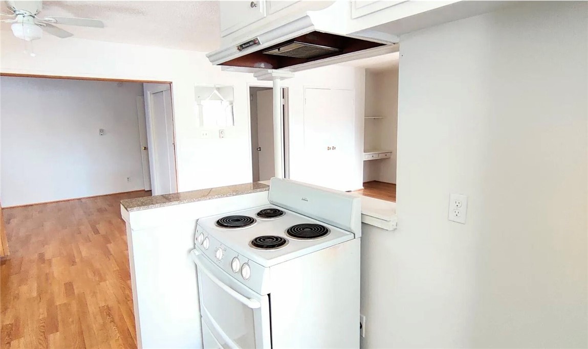 14205 Burbank Boulevard Property Photo 27