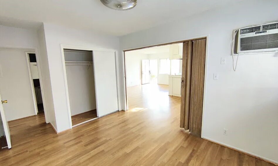 14205 Burbank Boulevard Property Photo 30