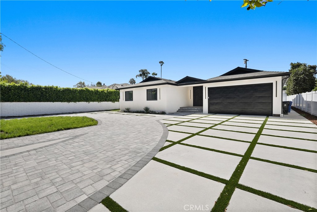 16158 Magnolia Boulevard Property Photo 1