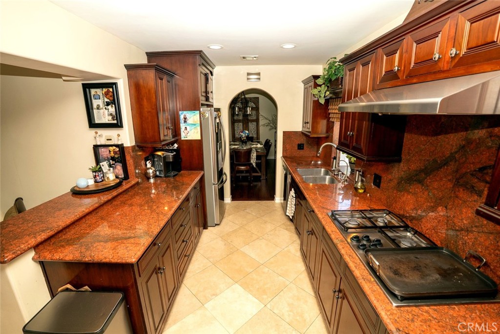 8951 Yolanda Property Photo 9