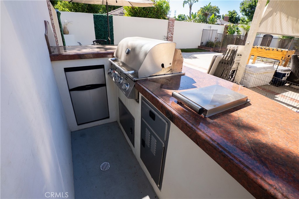 8951 Yolanda Property Photo 22