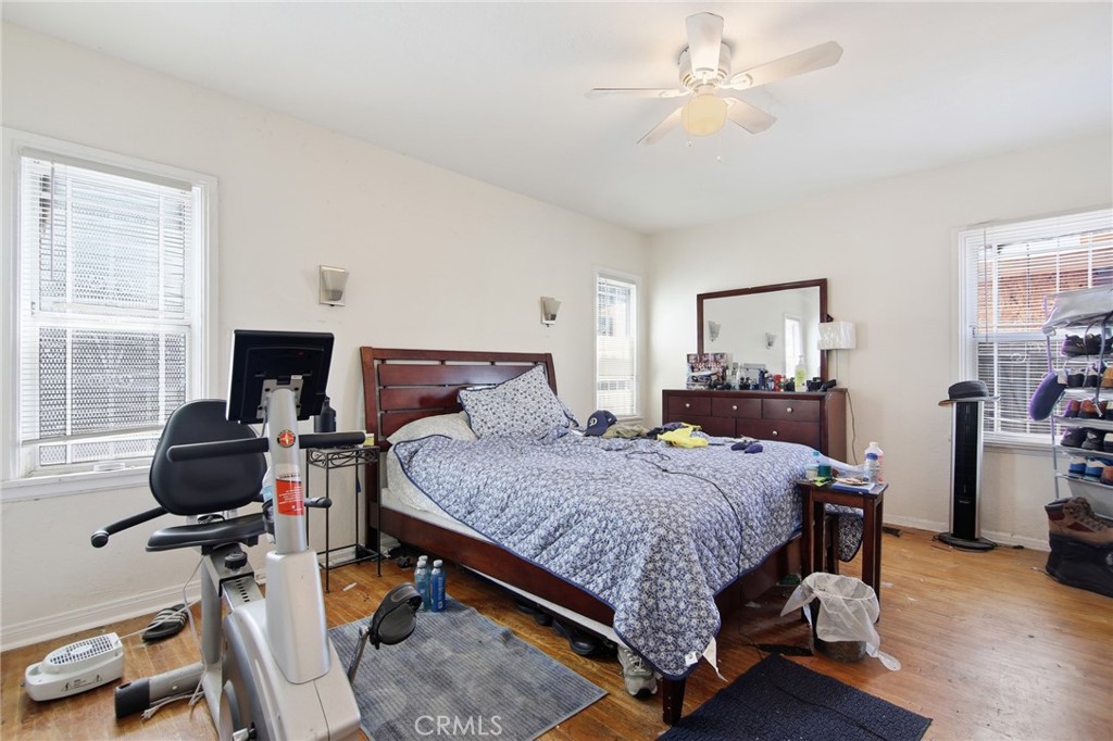 2142 W 73rd Property Photo 16