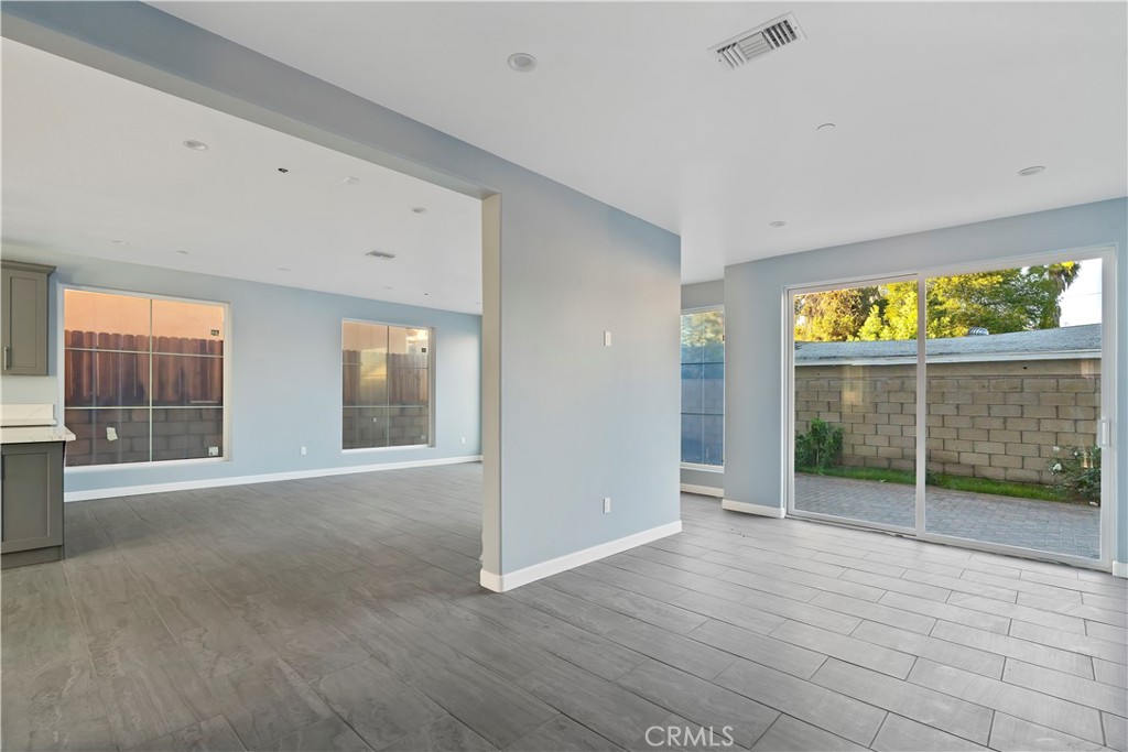 20811 W Seeasons Lane Property Photo 7