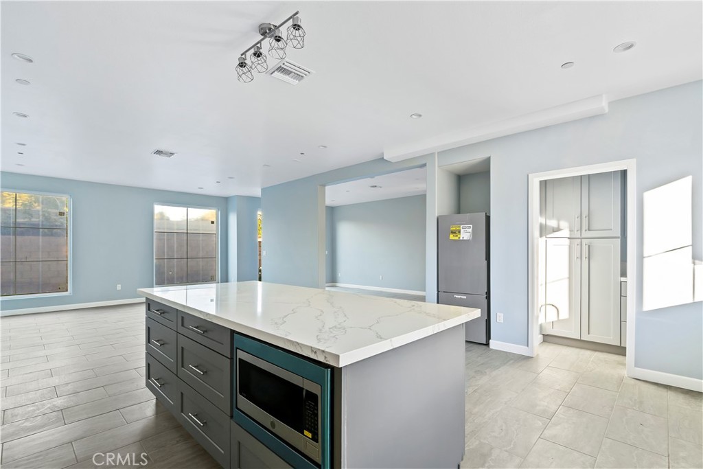 20811 W Seeasons Lane Property Photo 9