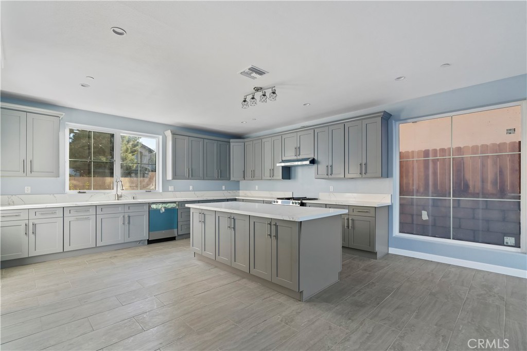 20811 W Seeasons Lane Property Photo 13