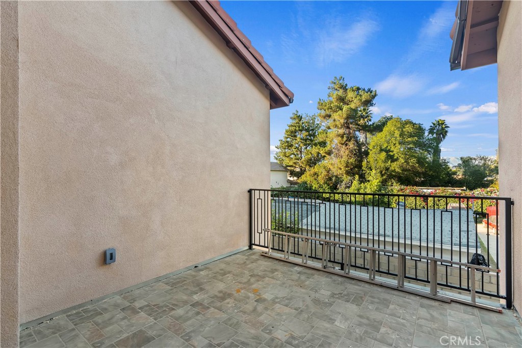 20811 W Seeasons Lane Property Photo 23