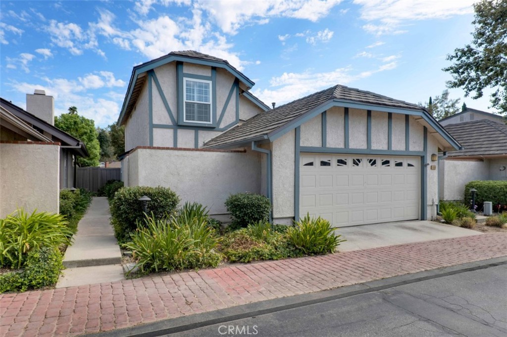 1820 Suntree Lane Property Photo 1