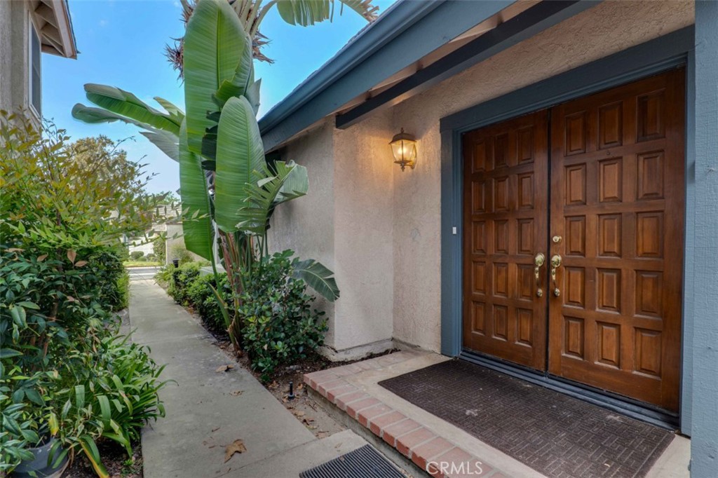 1820 Suntree Lane Property Photo 2
