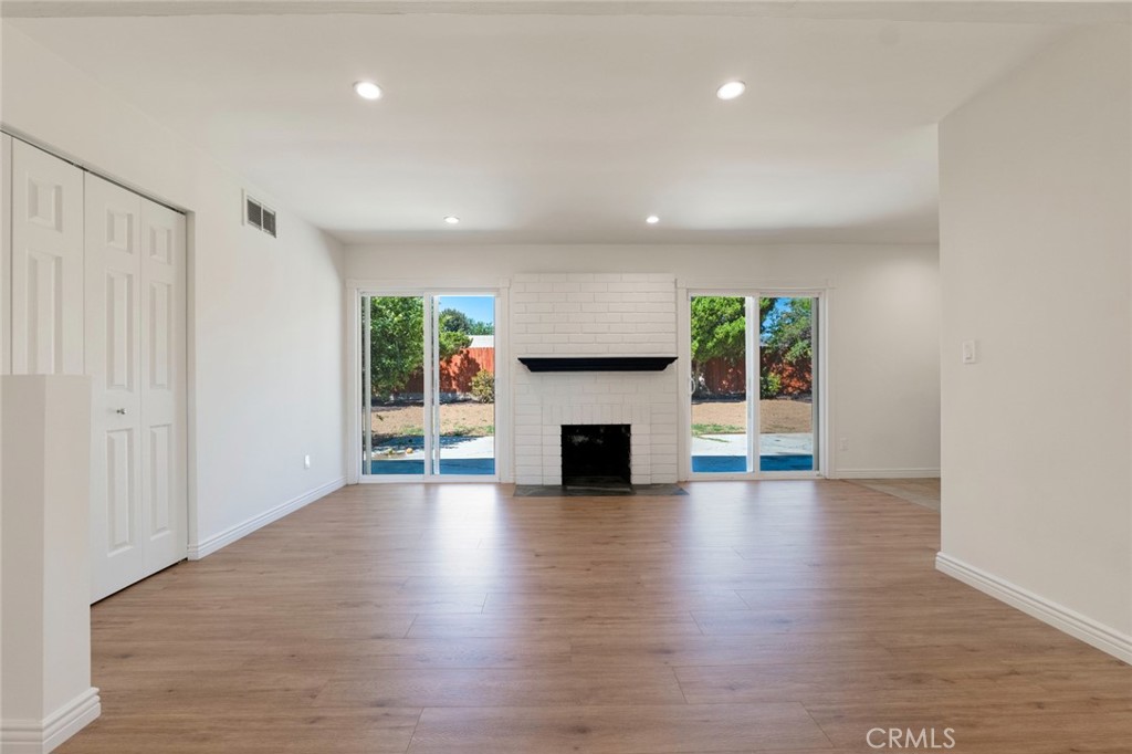 9943 Fullbright Avenue Property Photo 6
