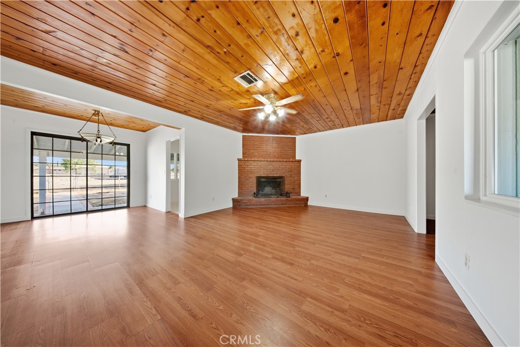 9344 E Avenue T8 Property Photo 4