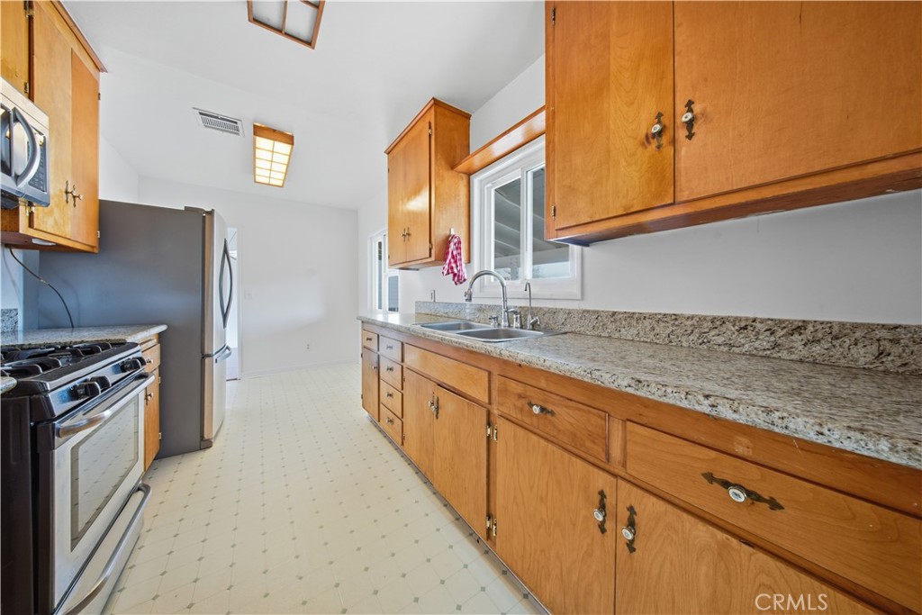 9344 E Avenue T8 Property Photo 8