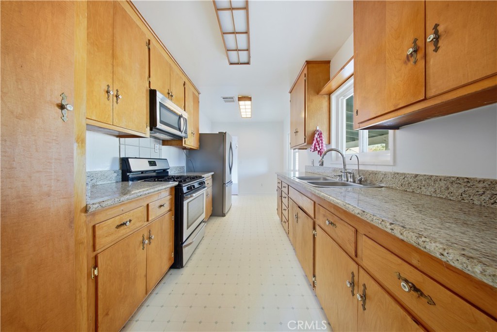 9344 E Avenue T8 Property Photo 9