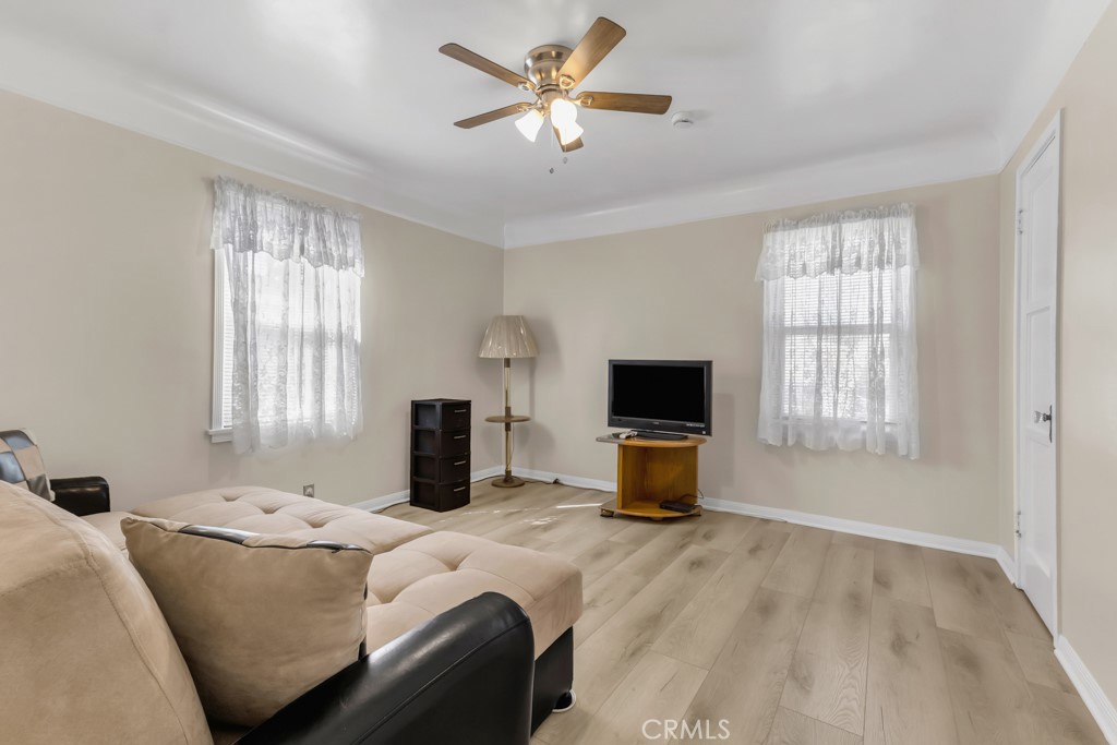 4854 W 94th Street Property Photo 28