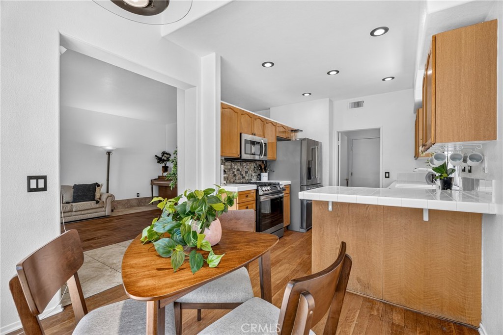 27630 Iris Property Photo 7
