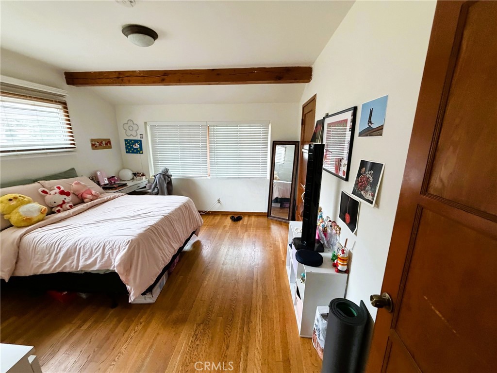 15035 Gilmore Street Property Photo 6