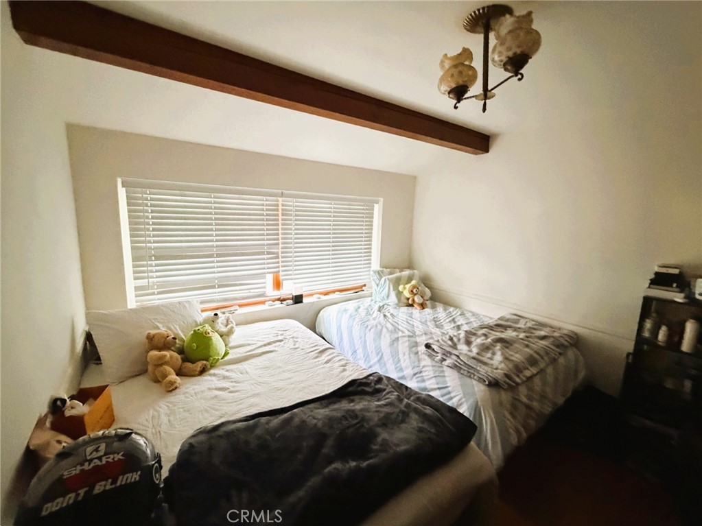 15035 Gilmore Street Property Photo 10