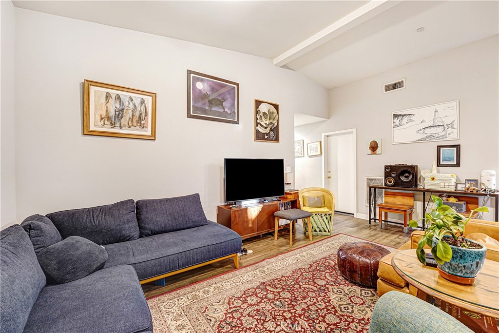 1125 Van Pelt Property Photo 4