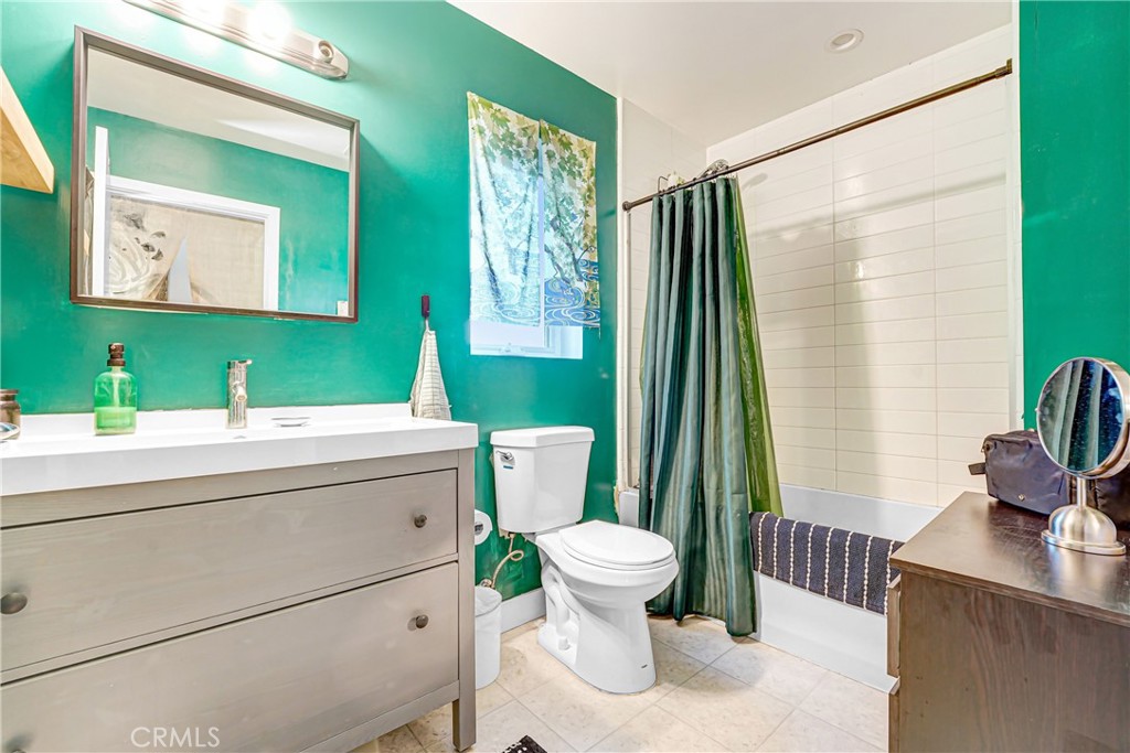 1125 Van Pelt Property Photo 13
