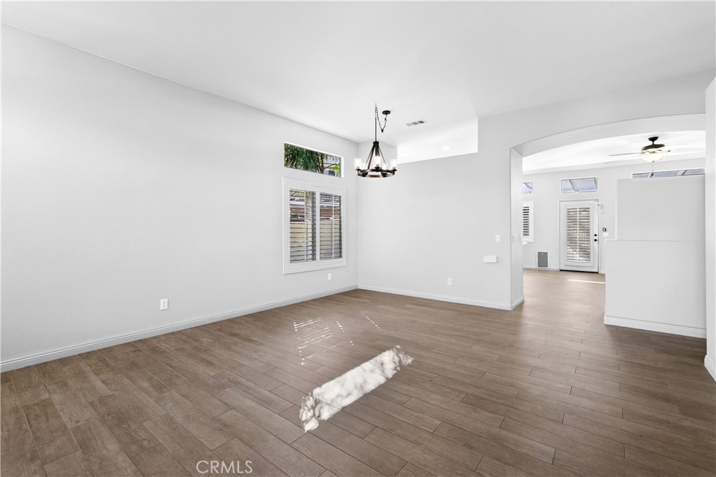 39528 Montebello Way Property Photo 6
