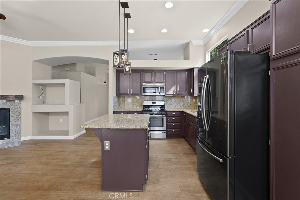 39528 Montebello Way Property Photo 7