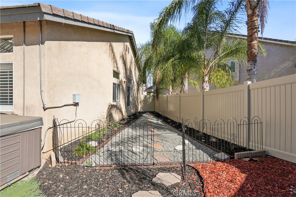 39528 Montebello Way Property Photo 39