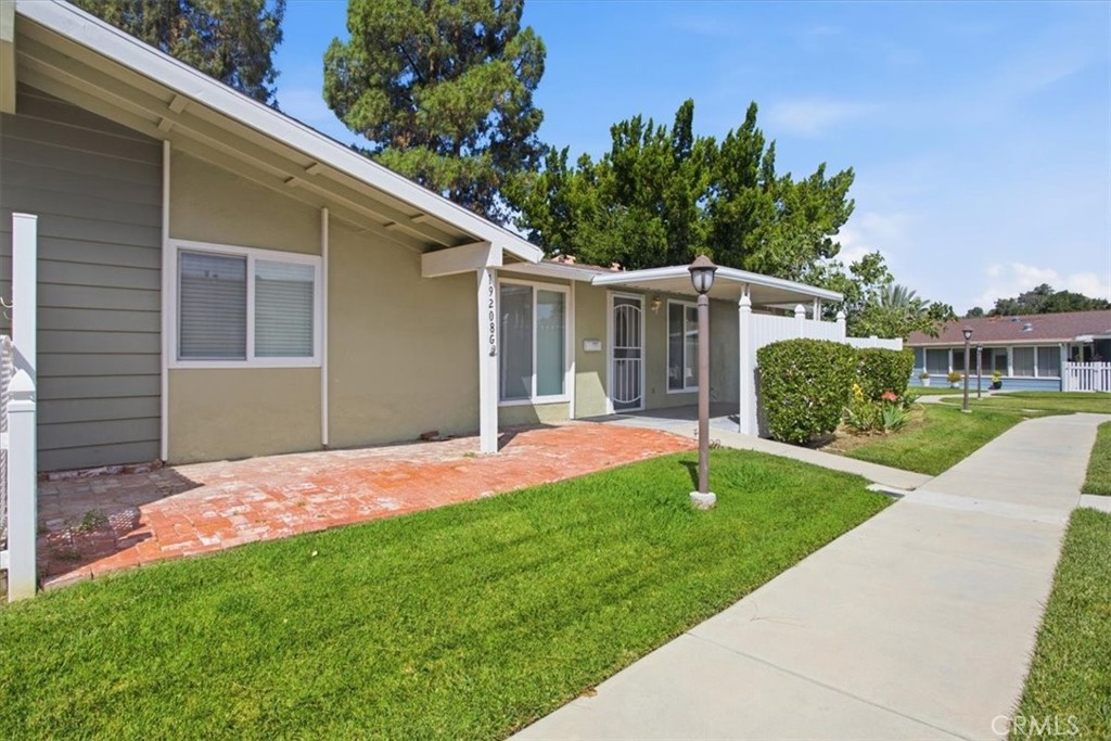 19208 Avenue Of The Oaks G Property Photo 1
