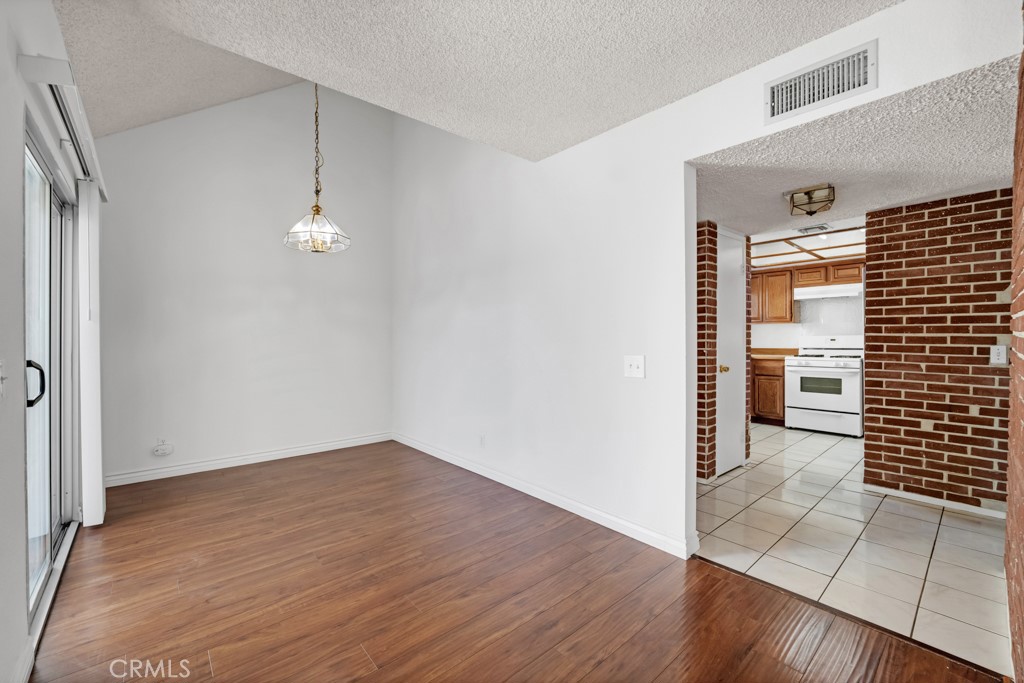 20155 Keswick 211 Property Photo 4