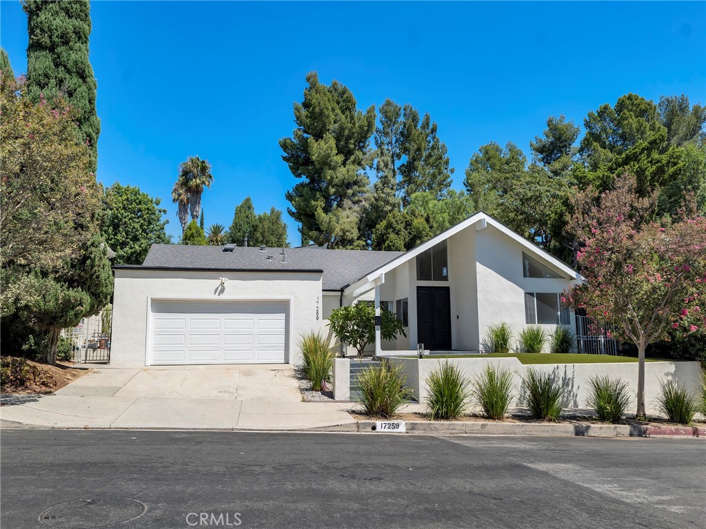 17259 Westbury Drive Property Photo